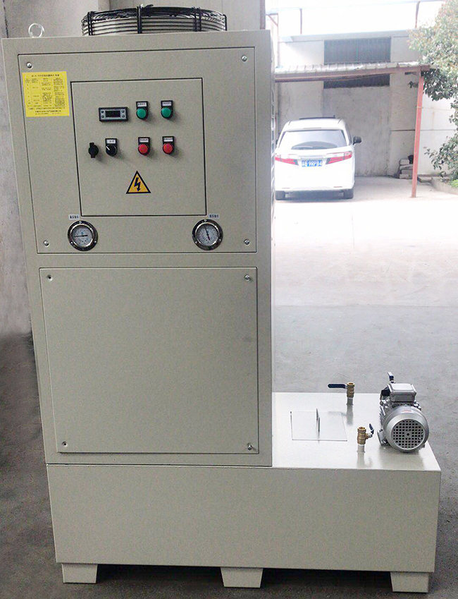 嚴寒降溫天氣，油冷機該怎樣防凍“保暖”？