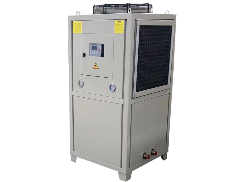 如何選擇油冷機類(lèi)型?定期維護油冷機有哪些好處?